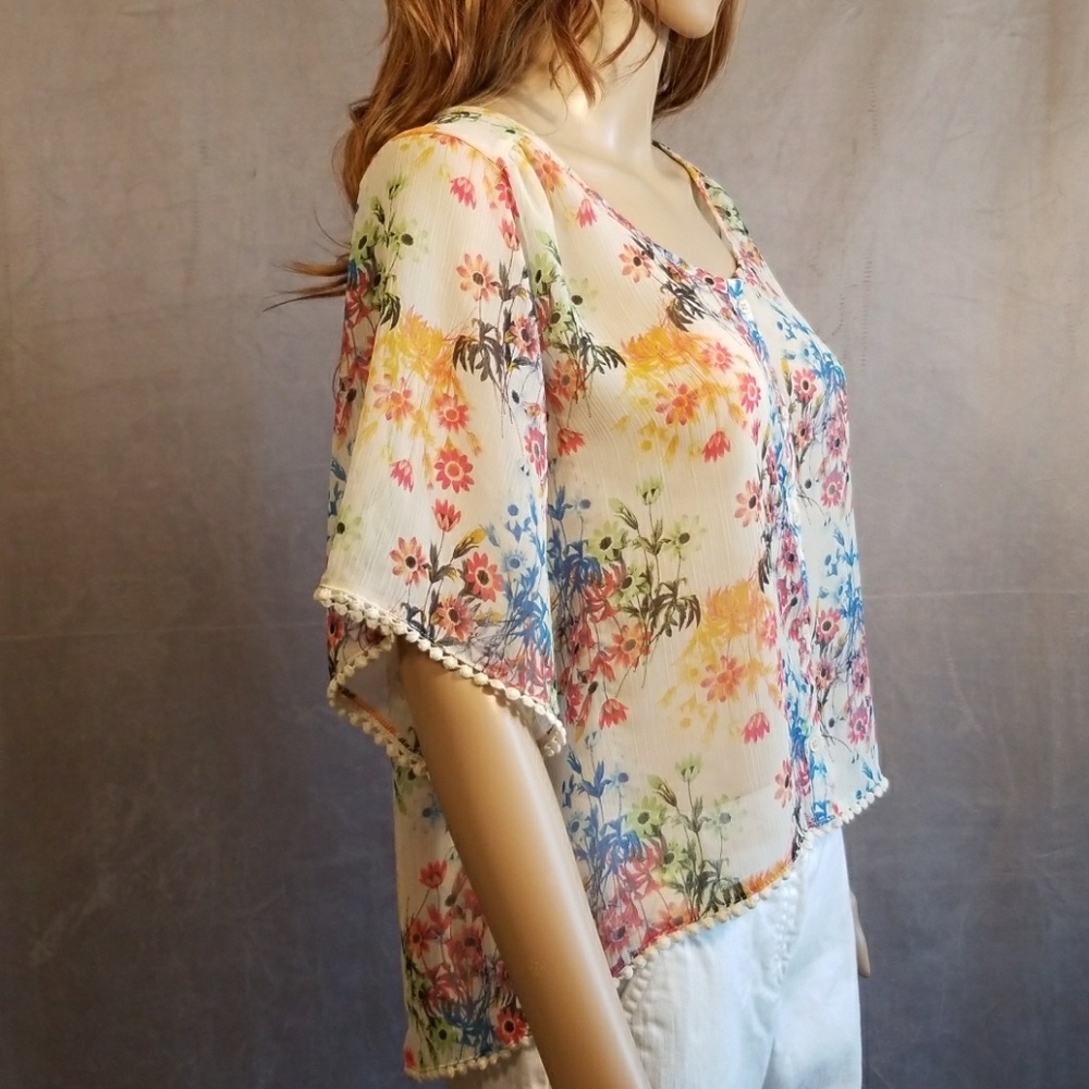Mudd floral hi-lo blouse